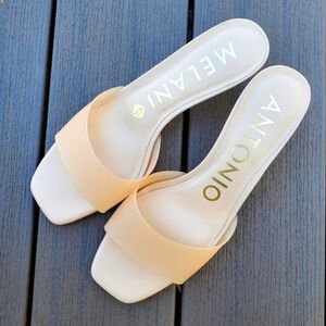 ANTONIO MELANI Cream Slide Sandals Leather Sole Size 9.5
